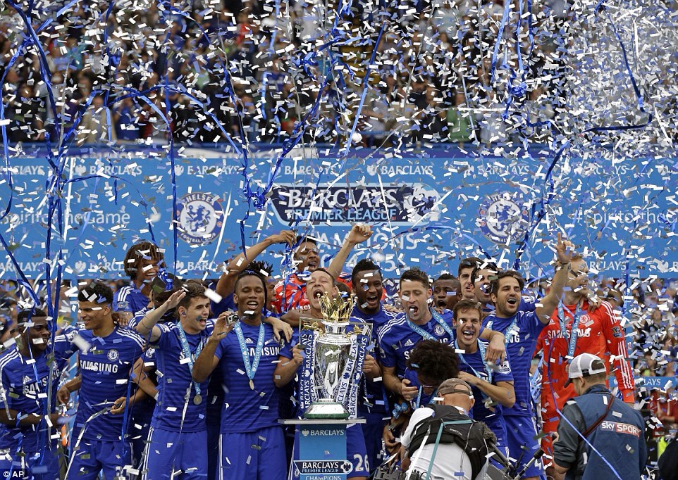 Chelsea lift trophy as Drogba says goodbye to Stamford Bridge - Daily ...