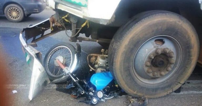 Trailer Crushes Motorcycle 768x432 (1)
